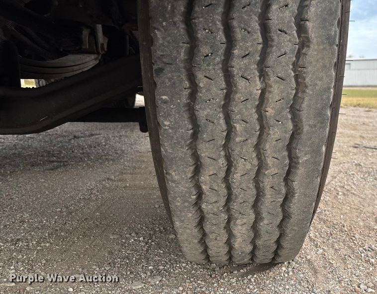 image for item EV3058 2007 Freightliner M2106 refuse truck