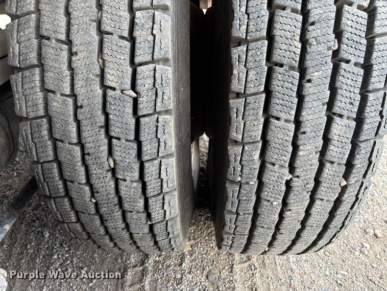 image for item EV3058 2007 Freightliner M2106 refuse truck