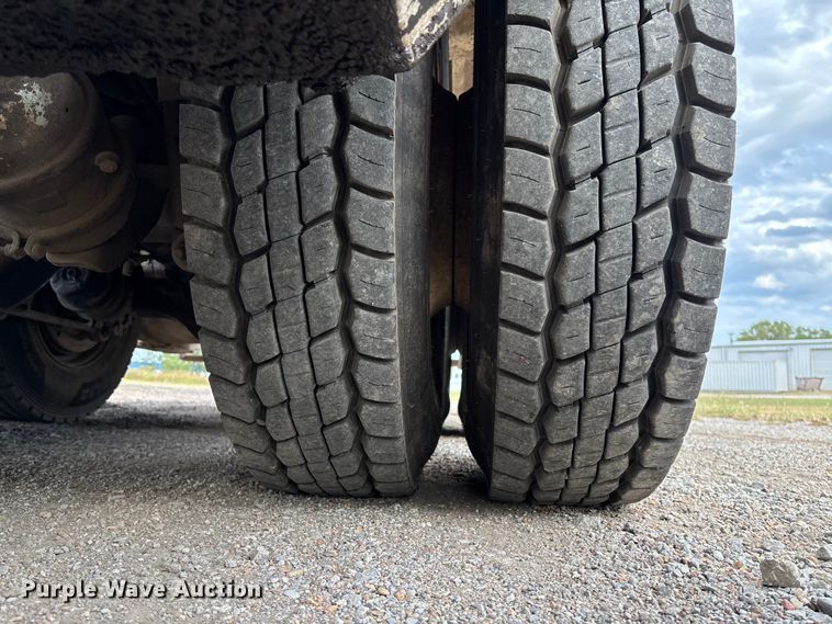 image for item EV3058 2007 Freightliner M2106 refuse truck