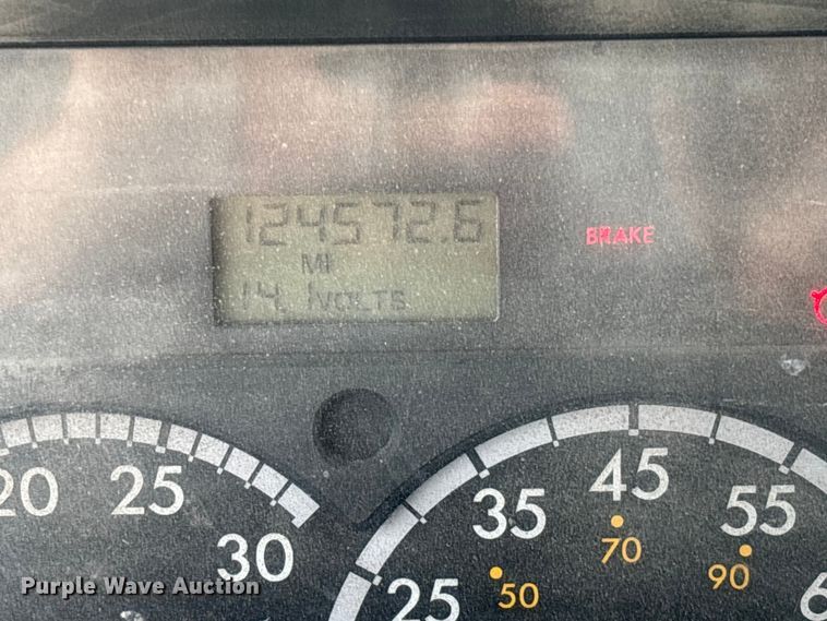 image for item EV3058 2007 Freightliner M2106 refuse truck