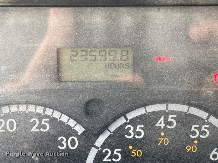 image for item EV3058 2007 Freightliner M2106 refuse truck