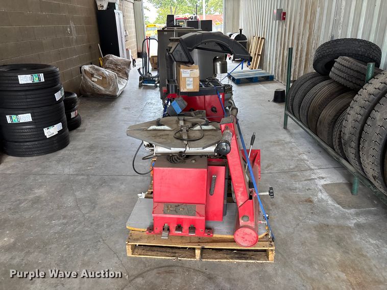 image for item EV3160 Tire machines