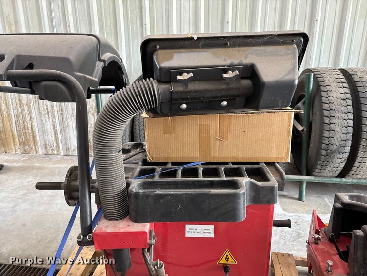 image for item EV3160 Tire machines