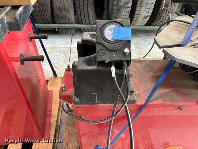 image for item EV3160 Tire machines