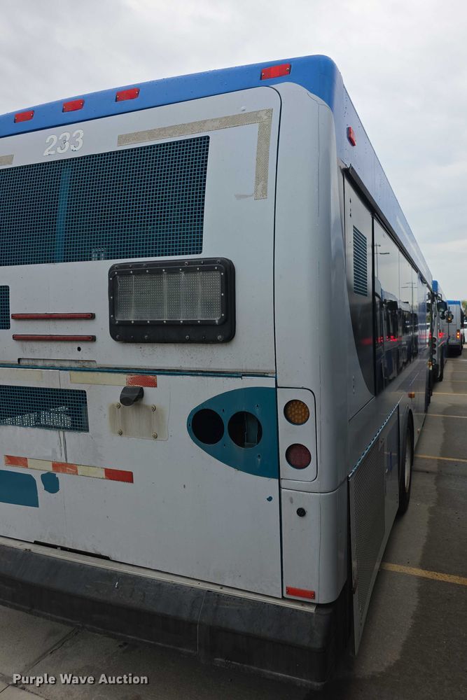 image for item FI0503 2013 Gillig  G27E102N2 shuttle bus