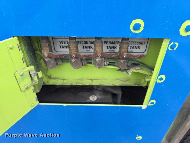 image for item FI0503 2013 Gillig  G27E102N2 shuttle bus