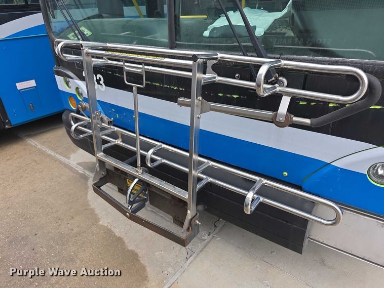 image for item FI0503 2013 Gillig  G27E102N2 shuttle bus