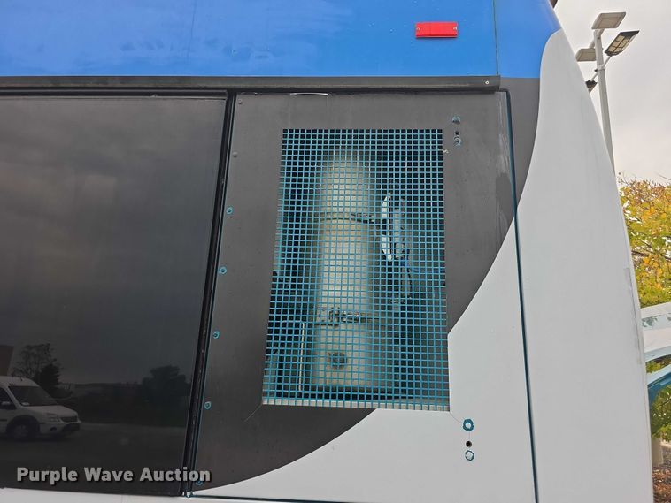 image for item FI0503 2013 Gillig  G27E102N2 shuttle bus