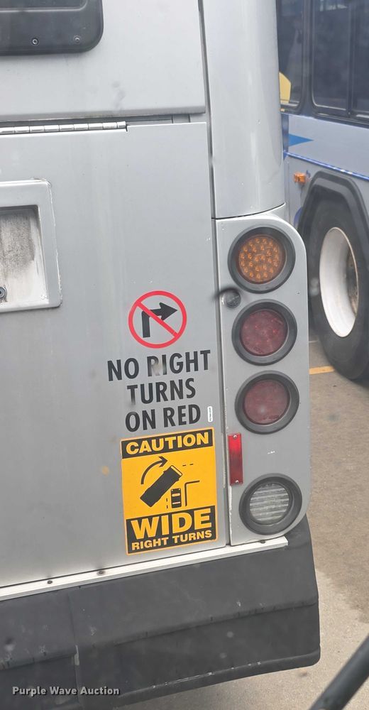 image for item FI0503 2013 Gillig  G27E102N2 shuttle bus