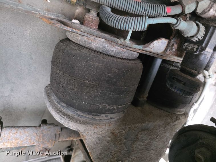 image for item FI0503 2013 Gillig  G27E102N2 shuttle bus