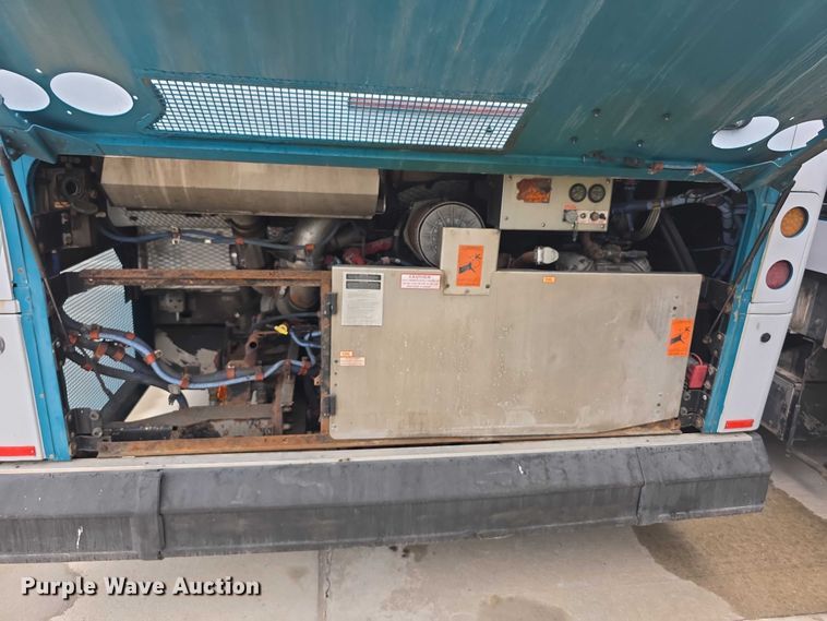 image for item FI0503 2013 Gillig  G27E102N2 shuttle bus