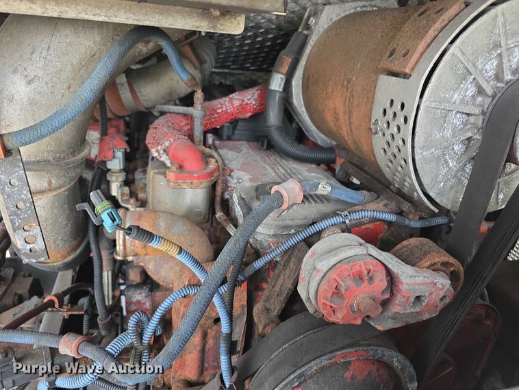 image for item FI0503 2013 Gillig  G27E102N2 shuttle bus