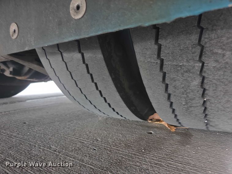 image for item FI0503 2013 Gillig  G27E102N2 shuttle bus