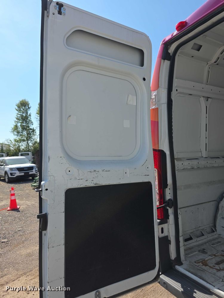 image for item FI0538 2014 RAM 3500 Promaster van