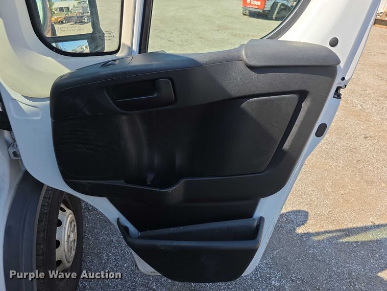 image for item FI0538 2014 RAM 3500 Promaster van