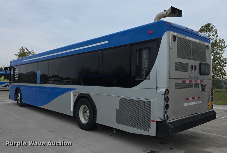 image for item FI0551 2015 Gillig  G27D102N4 shuttle bus