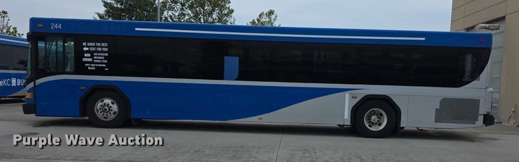 image for item FI0551 2015 Gillig  G27D102N4 shuttle bus