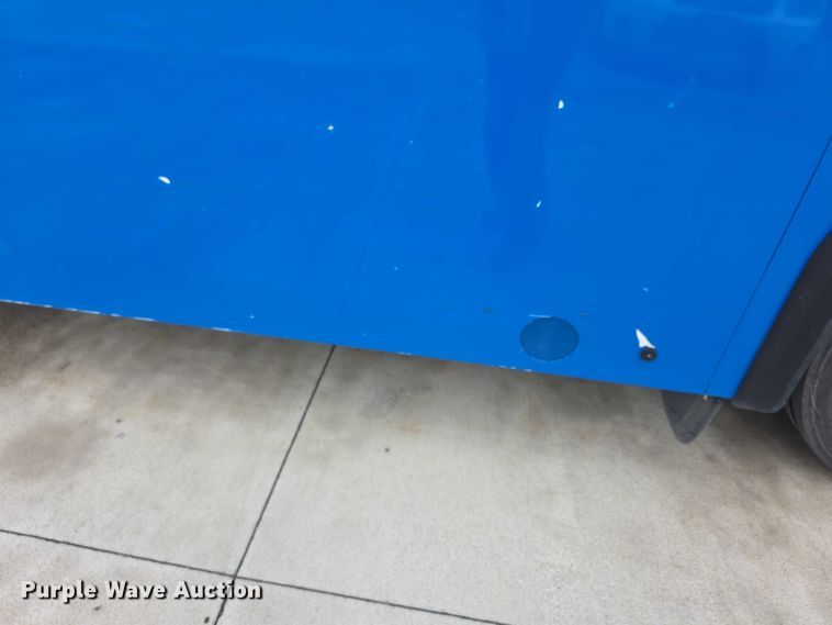 image for item FI0551 2015 Gillig  G27D102N4 shuttle bus