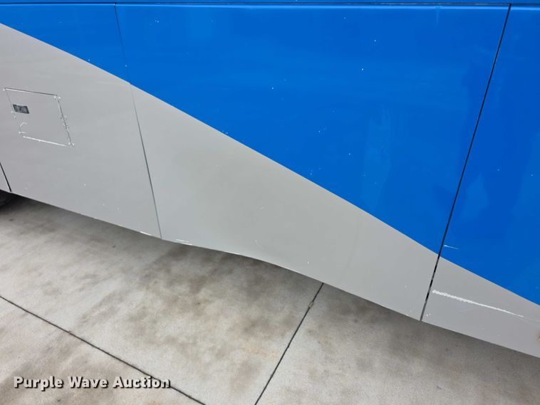 image for item FI0551 2015 Gillig  G27D102N4 shuttle bus