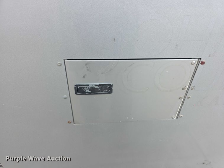 image for item FI0551 2015 Gillig  G27D102N4 shuttle bus