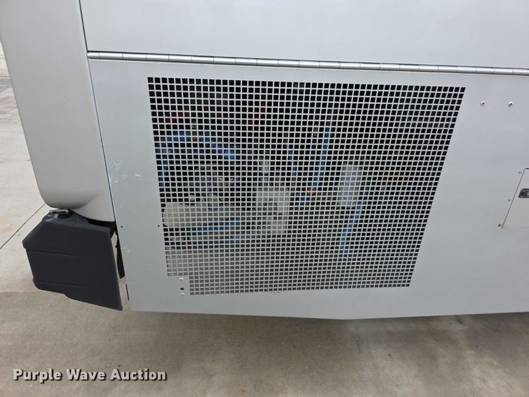 image for item FI0551 2015 Gillig  G27D102N4 shuttle bus