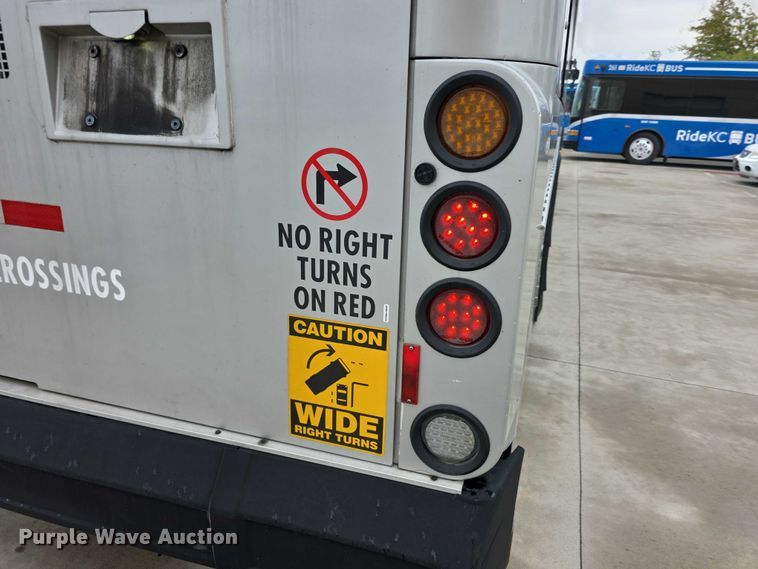 image for item FI0551 2015 Gillig  G27D102N4 shuttle bus