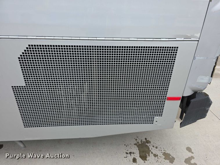 image for item FI0551 2015 Gillig  G27D102N4 shuttle bus