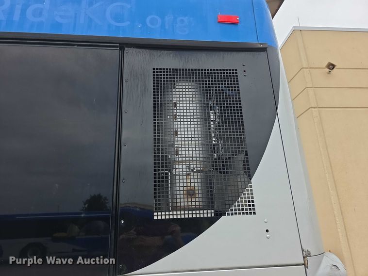 image for item FI0551 2015 Gillig  G27D102N4 shuttle bus