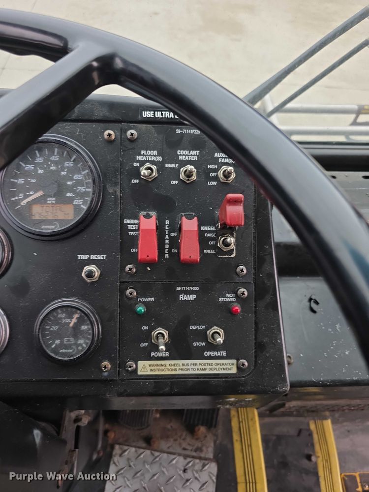 image for item FI0551 2015 Gillig  G27D102N4 shuttle bus