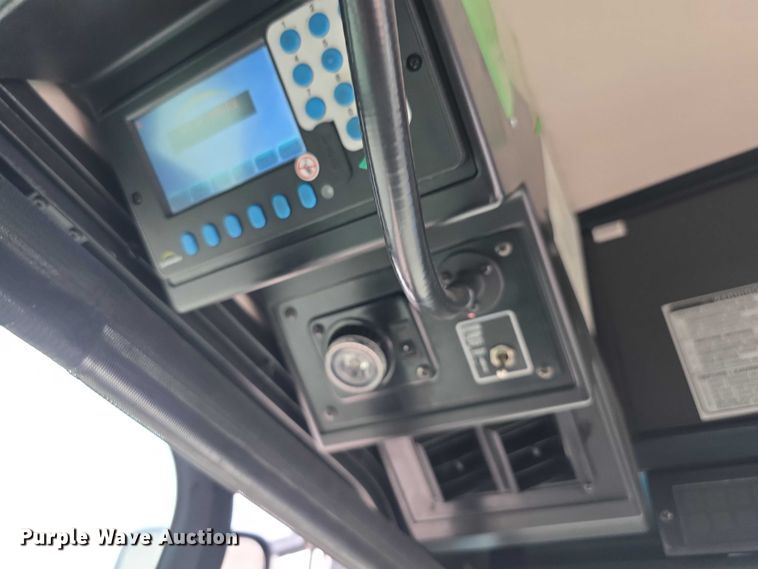 image for item FI0551 2015 Gillig  G27D102N4 shuttle bus