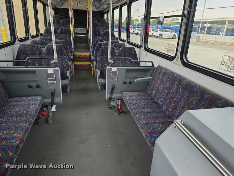 image for item FI0551 2015 Gillig  G27D102N4 shuttle bus