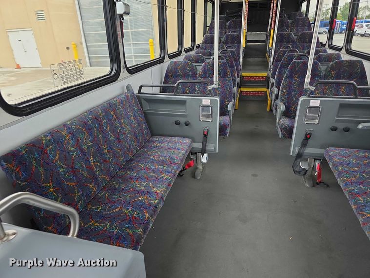 image for item FI0551 2015 Gillig  G27D102N4 shuttle bus