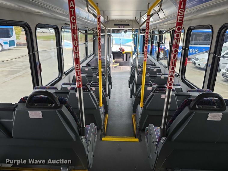 image for item FI0551 2015 Gillig  G27D102N4 shuttle bus