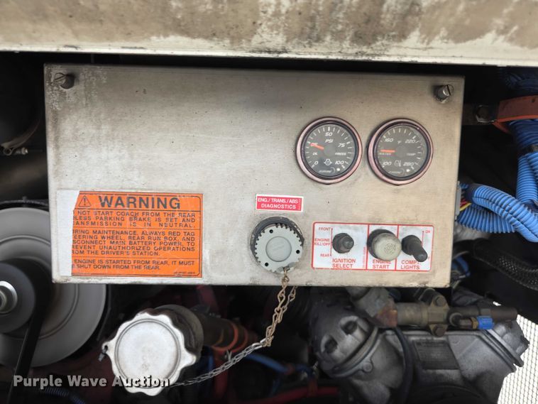 image for item FI0551 2015 Gillig  G27D102N4 shuttle bus