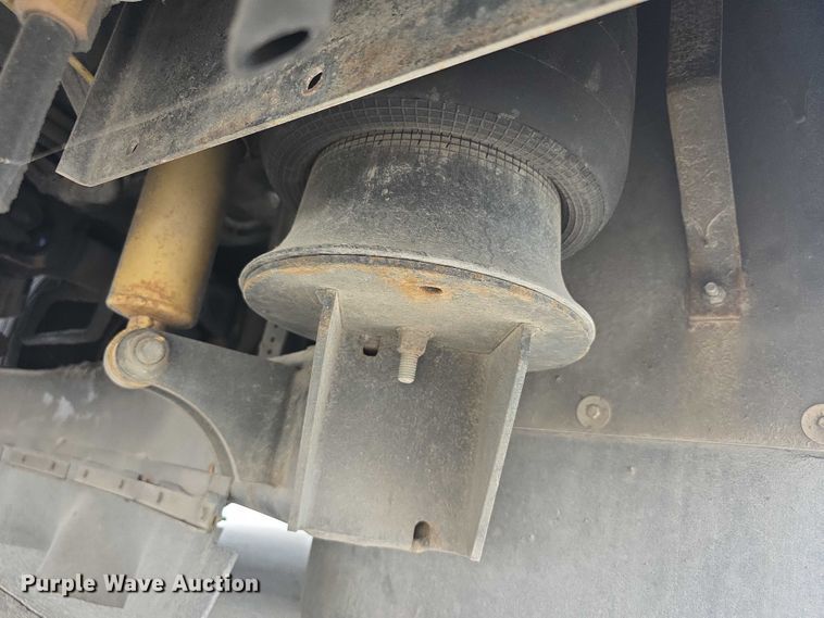 image for item FI0551 2015 Gillig  G27D102N4 shuttle bus