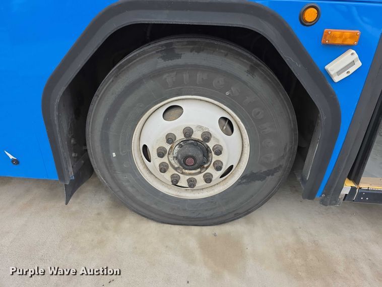 image for item FI0551 2015 Gillig  G27D102N4 shuttle bus