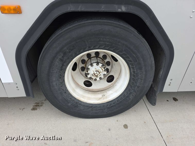 image for item FI0551 2015 Gillig  G27D102N4 shuttle bus