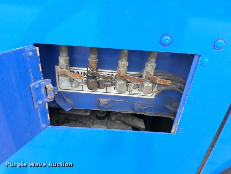 image for item FI0552 2006 Gillig  G29D102N4 coach bus