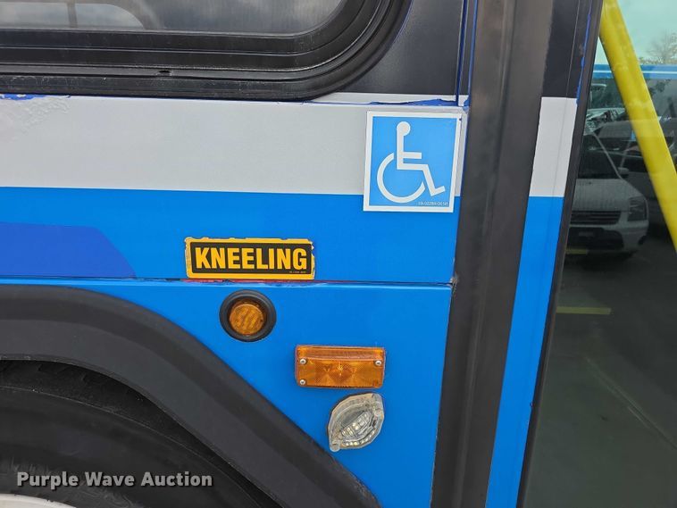 image for item FI0552 2006 Gillig  G29D102N4 coach bus