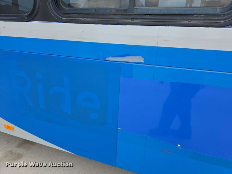 image for item FI0552 2006 Gillig  G29D102N4 coach bus