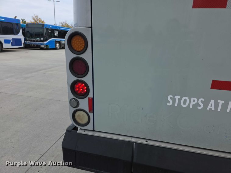 image for item FI0552 2006 Gillig  G29D102N4 coach bus