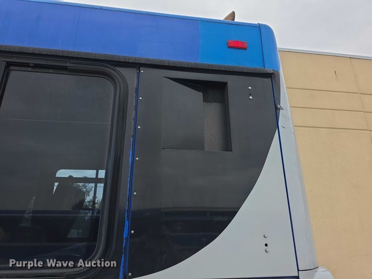 image for item FI0552 2006 Gillig  G29D102N4 coach bus