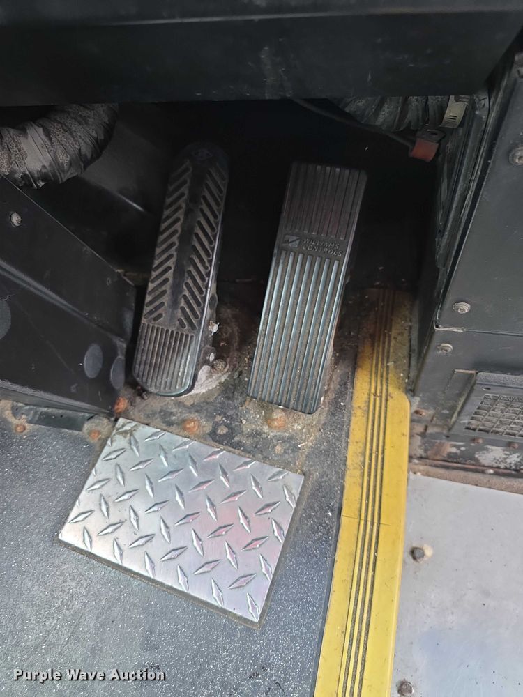 image for item FI0552 2006 Gillig  G29D102N4 coach bus