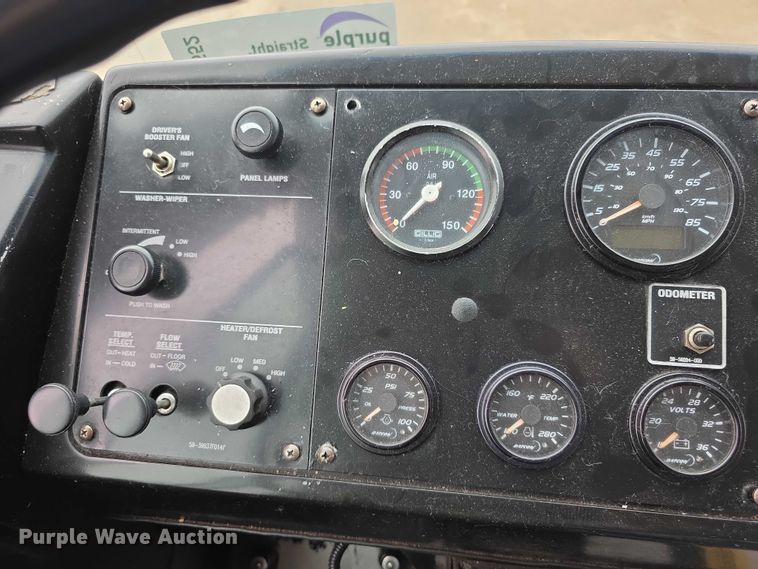 image for item FI0552 2006 Gillig  G29D102N4 coach bus