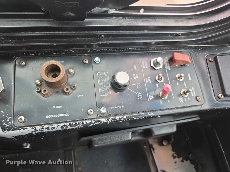 image for item FI0552 2006 Gillig  G29D102N4 coach bus