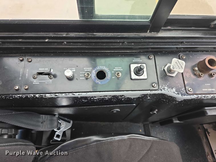 image for item FI0552 2006 Gillig  G29D102N4 coach bus