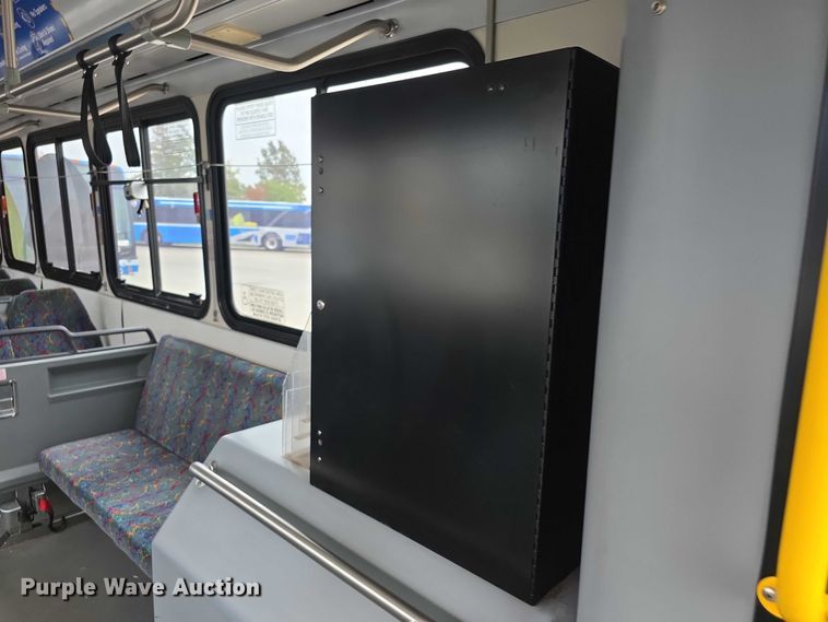 image for item FI0552 2006 Gillig  G29D102N4 coach bus