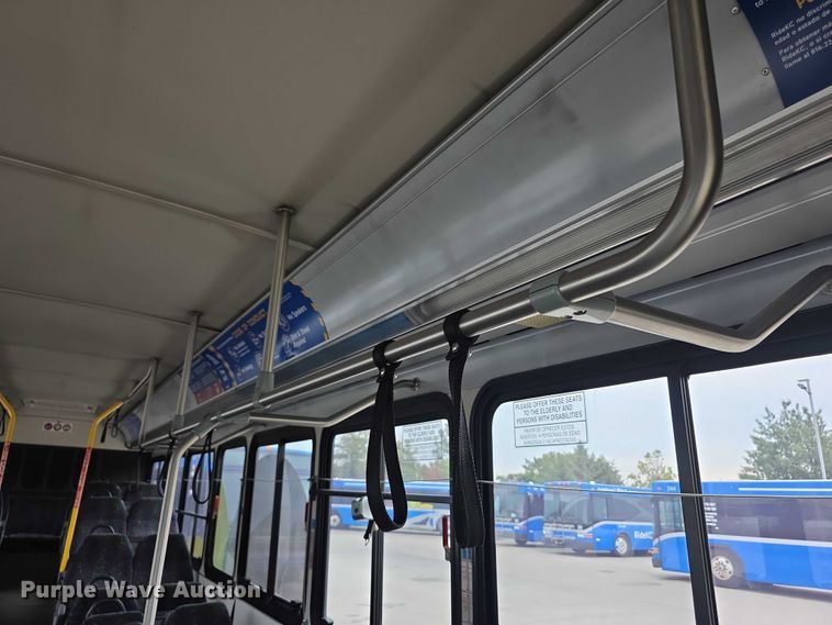 image for item FI0552 2006 Gillig  G29D102N4 coach bus