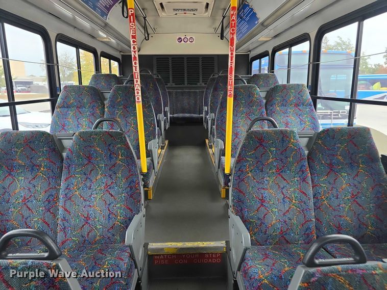 image for item FI0552 2006 Gillig  G29D102N4 coach bus