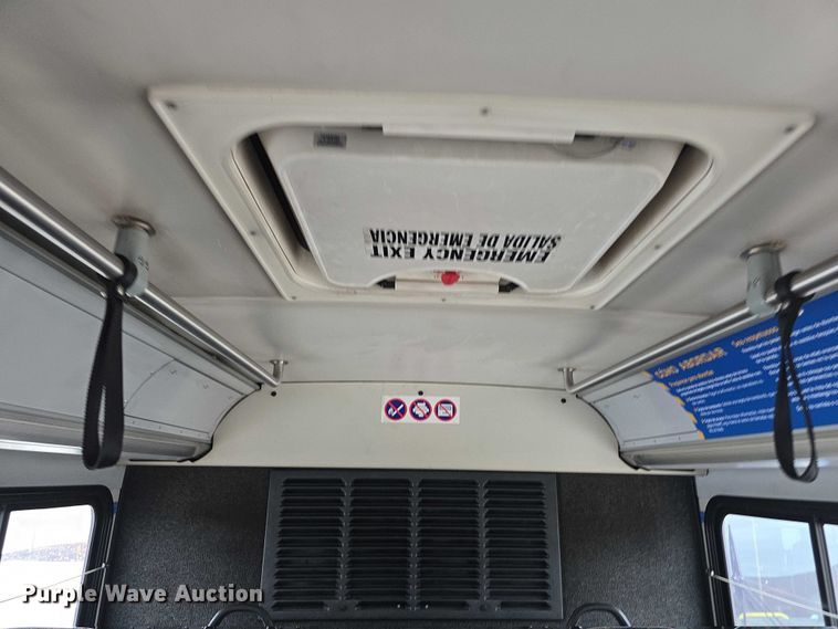 image for item FI0552 2006 Gillig  G29D102N4 coach bus